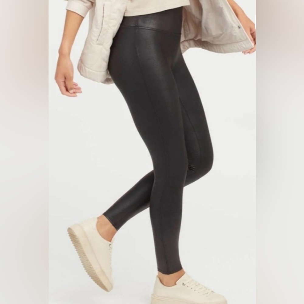 SPANX Faux leather leggings size medium